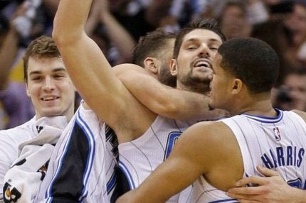 VIDEO: Απίθανο καλάθι και νίκη για Μάτζικ στην εκπνοή