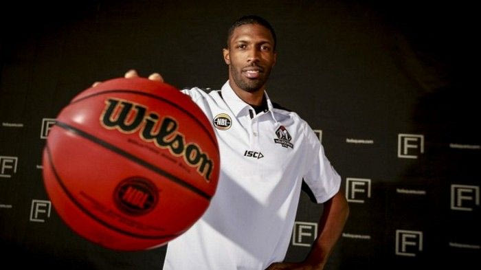 Χακίμ Γουόρικ: Μια μπάλα για να καρφώνει