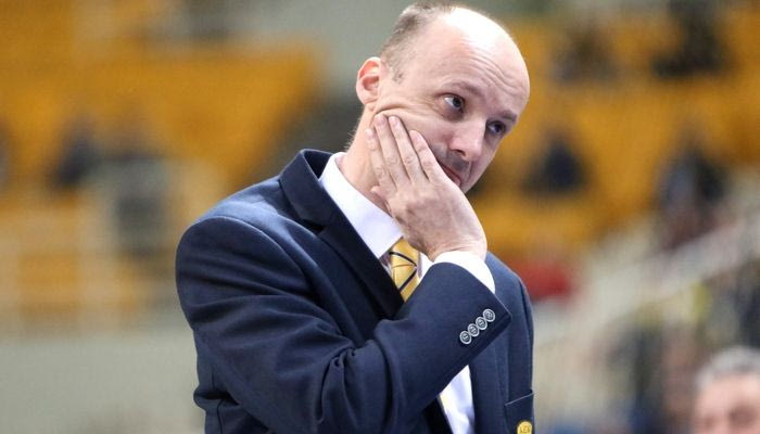 Ζντοβτς: “Απαράδεκτο που χαλαρώσαμε”