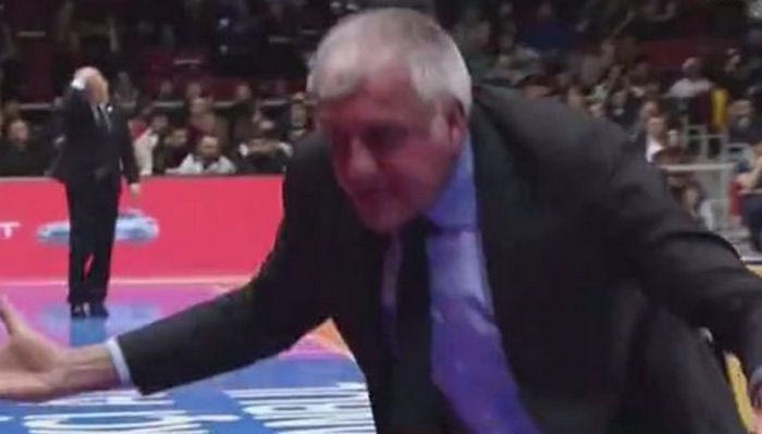 VIDEO: Ξέσπασε και έγινε… μελιτζανί ο Ομπράντοβιτς!