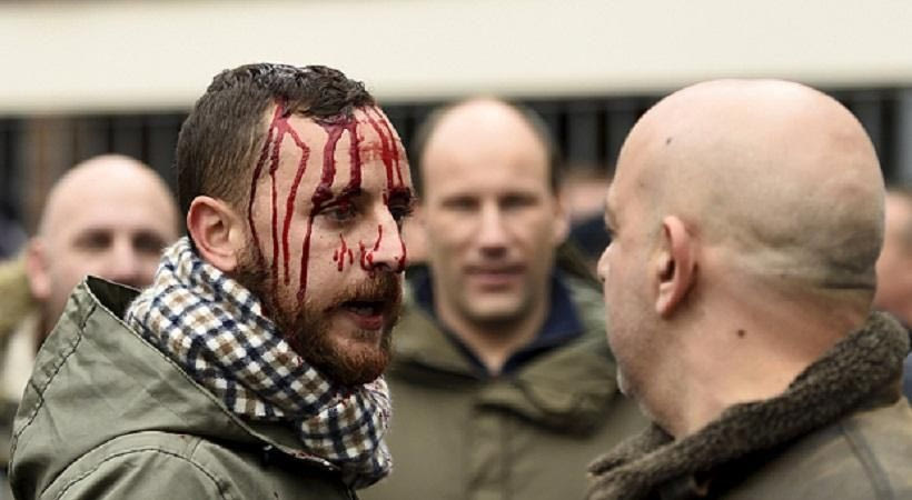 Άγριο ξύλο έξω από το γήπεδο της Τότεναμ