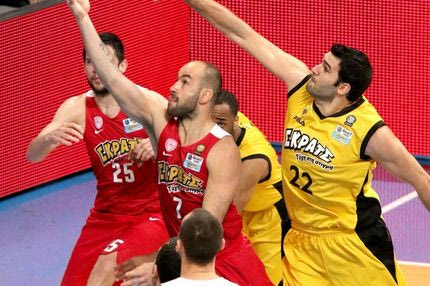 Η εντυπωσιακή τάπα του Μαυροειδή στον Σπανούλη