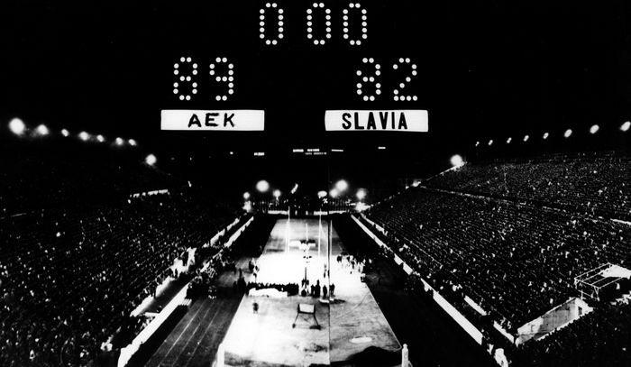 Οι αθλητές της ΑΕΚ τιμούν το “έπος του ’68”