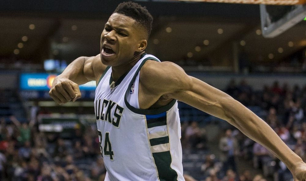 Δύο καρφώματα του Αντετοκούνμπο στο top 10