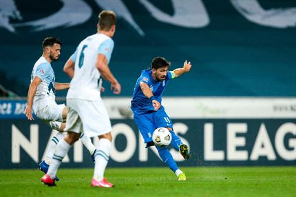 Η αήττητη Εθνική θέλει να προσελκύσει τους δύσπιστους και γκρινιάρηδες