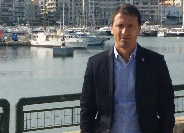 Γύρισε από τη Βαρκελώνη με ατζέντα ο Ντε Μπαρτόλο