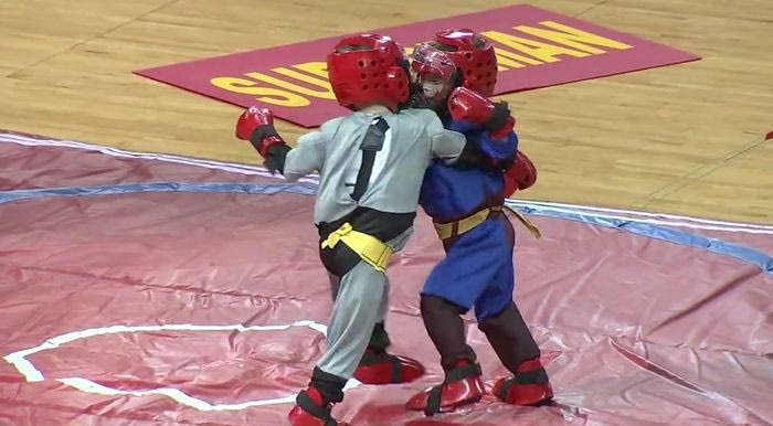 Batman Jr. VS Superman Jr. σε αγώνα τον Ρόκετς