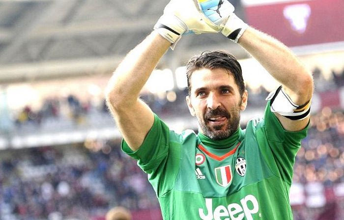 Ο Μπουφόν στέλνει μήνυμα στην… εστία του