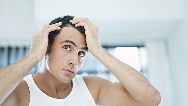 Φροντίδα κατά της τριχόπτωσης με τη FREZYDERM