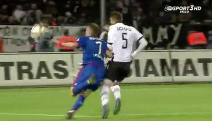 Το φάουλ από το οποίο προήλθε το γκολ του Ολυμπιακού