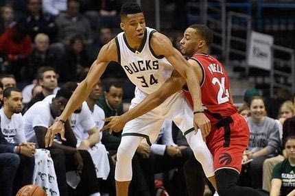 Ήττα για Μπάκς, ακάθεκτοι οι Γουόριορς