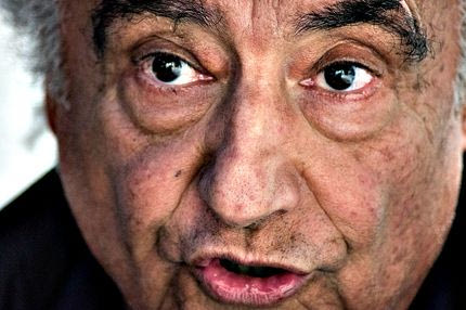 “Εκρηξη” Ιαβέρη: Ο Έλληνας τρίβλακας οδηγός με κινητό, τσιγάρο και καφέ!