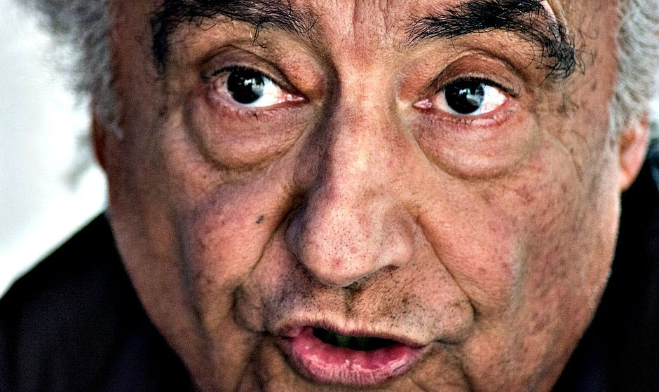 “Εκρηξη” Ιαβέρη: Ο Έλληνας τρίβλακας οδηγός με κινητό, τσιγάρο και καφέ!