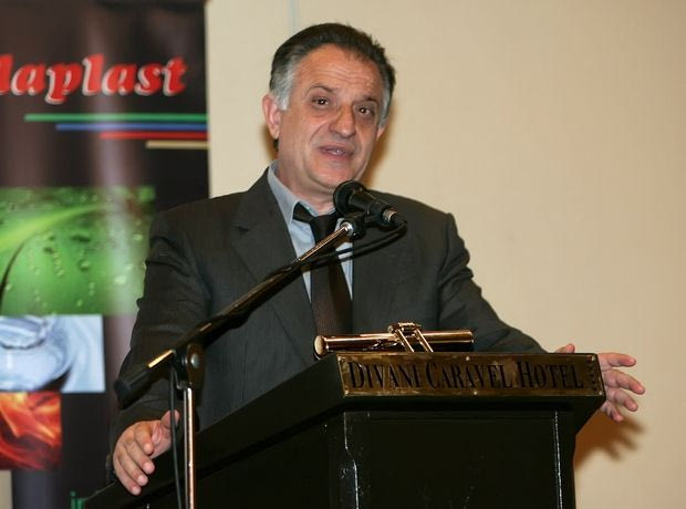 Καφφές για ΕΟΚ στο Contra.gr: “Δεν τους αρέσει η φάτσα μου;”