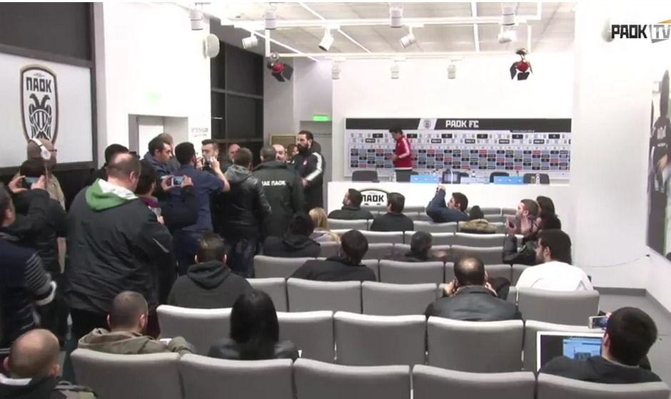 ΧΑΜΟΣ στη συνέντευξη Τύπου: επεισόδιο δημοσιογράφων-Καραπαπά και αποχώρηση Σίλβα!