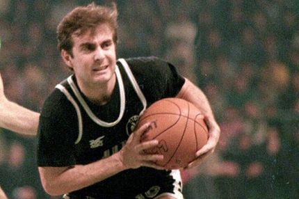 Ο Κόρφας και η… απίστευτη μπουνιά του