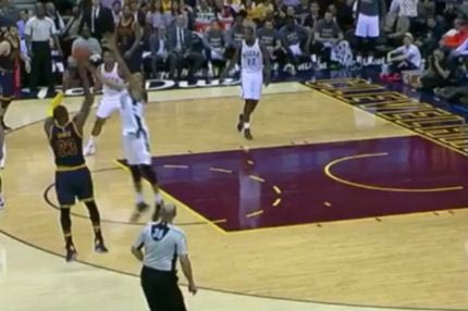 Η μεγαλοπρεπής τάπα του Αντετοκούμπο στον LeBron