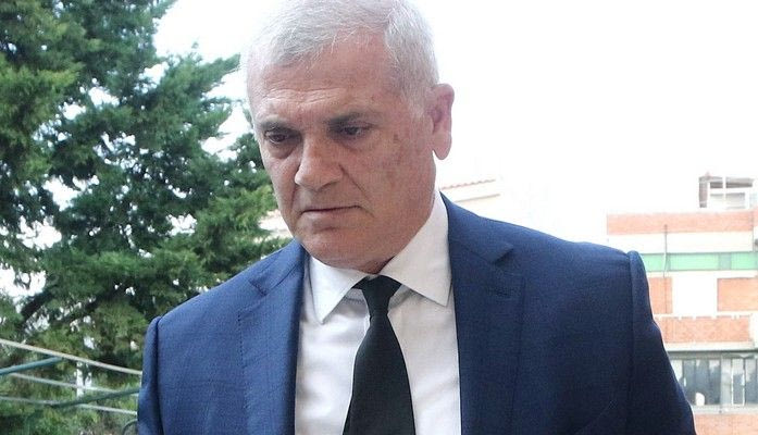 Μέλι και σανίδι!