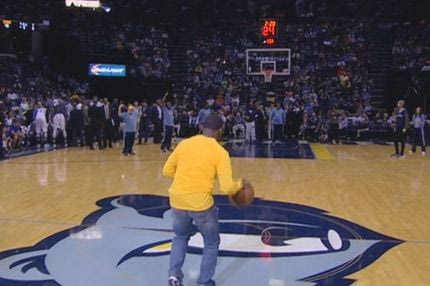 VIDEO: Εβαλε τα γυαλιά στον Κάρι φίλος των Γκρίζλις