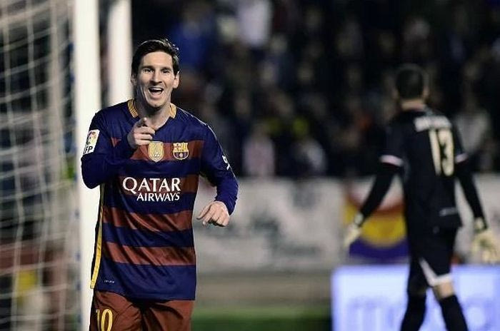 Γκάφα από τον Χουάν Κάρλος, “βροχή” τα γκολ από τον Μέσι