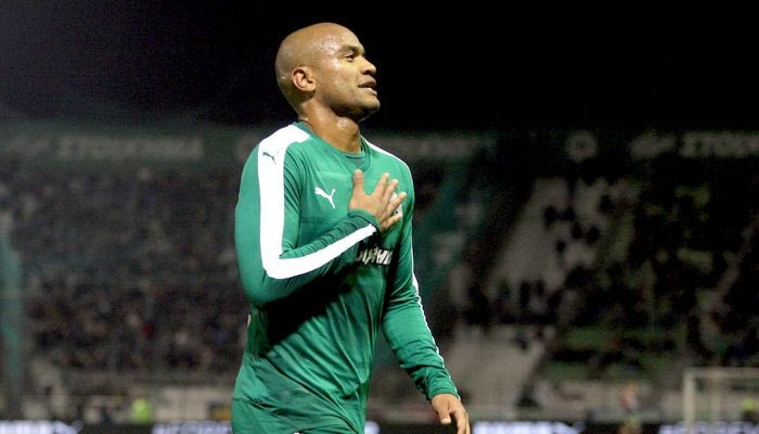 Μολέδο για αρχηγός και με ρήτρα!