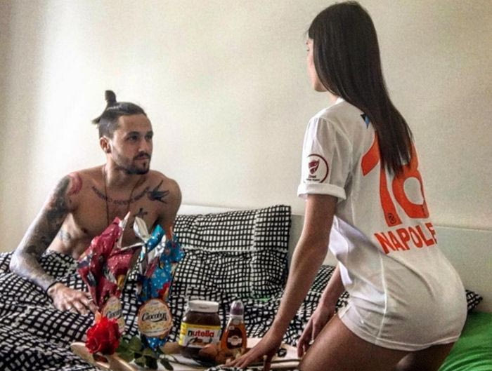 “Καυτό” πρωινό στο κρεβάτι για τον Ναπολεόνι