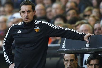 H Ryanair διαφημίζει τις πτήσεις της με την απόλυση του Νέβιλ