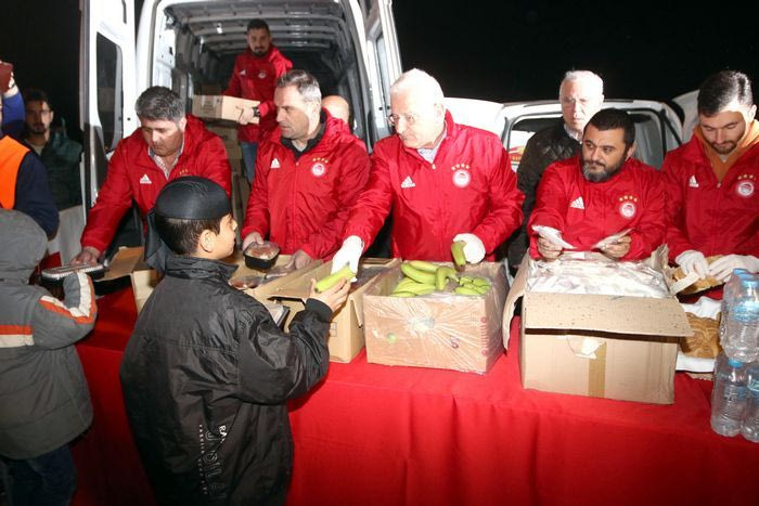 Στο πλευρό των προσφύγων ο Ολυμπιακός
