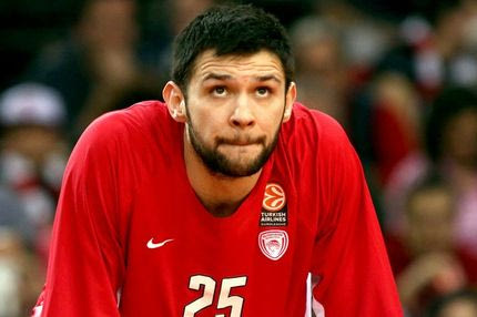 Παπανικολάου: “Έχουμε μέταλλο, ας ανατρέξουν στο youtube για να το θυμηθούν”