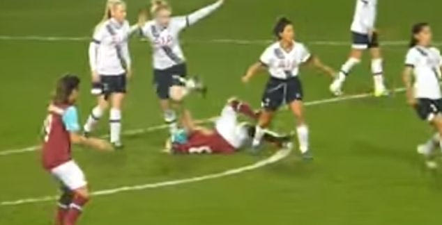 Την πάτησε στο πρόσωπο!