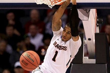 Ο Πέιτον καρφώνει! Ο υιός…