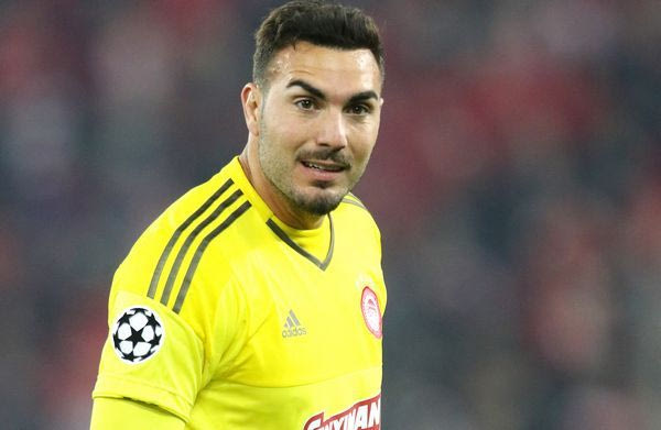 “Υπογράφει για 3 χρόνια στην Εσπανιόλ ο Ρομπέρτο”