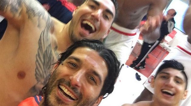 Η πανηγυρική selfie των παικτών του Ολυμπιακού