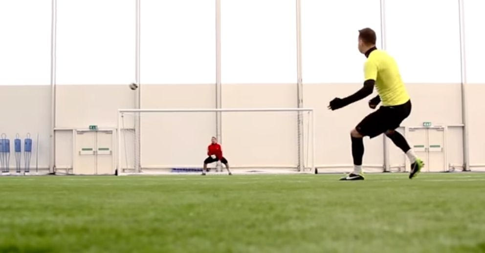 Ποδοσφαιρική “μαγεία”: Τα καλύτερα σουτ που έχετε δει!