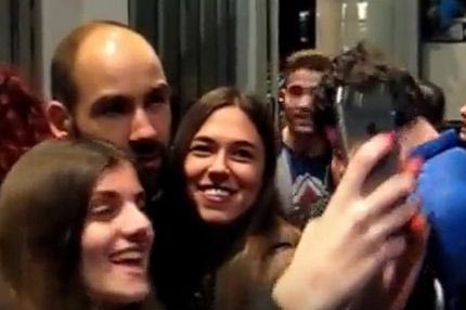 Αμόκ για μια φωτογραφία με τον Σπανούλη από φίλους του Άρη