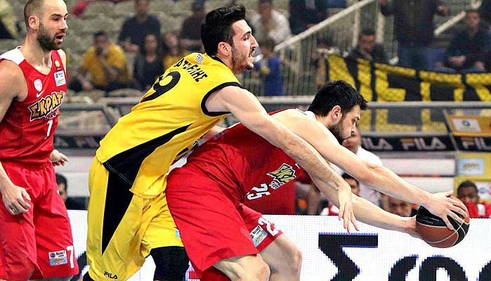 Ο Ολυμπιακός έμεινε ζωντανός, η ΑΕΚ “χτίζει”