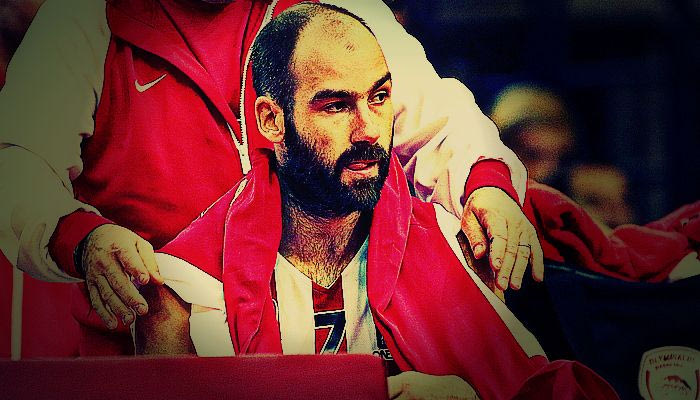 Έπεσε το… ταβάνι στο κεφάλι τους!