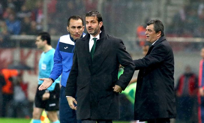 Τρομερή φιγούρα ο νέος μεταφραστής του Στραματσόνι