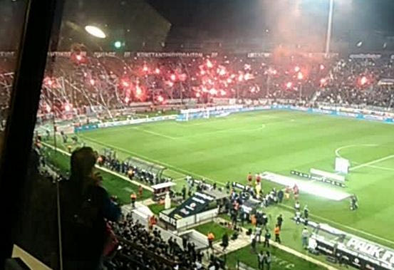 “Κάηκε” η Τούμπα στην είσοδο των ομάδων