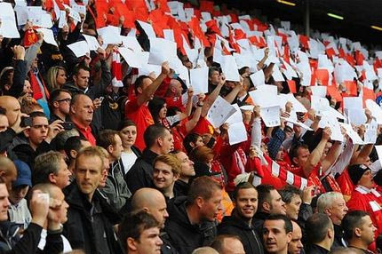 Ασέβεια από τους οπαδούς της Γιουνάιτεντ προς τα θύματα του Χίλσμπορο