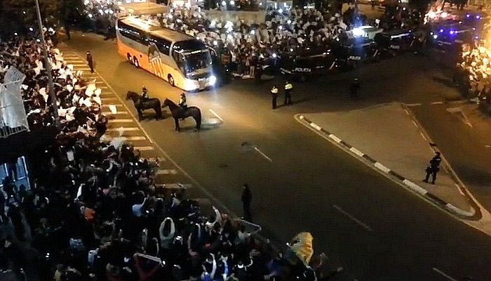 Απίστευτη αποθέωση για την αποστολή της Βαλένθια (VIDEO)