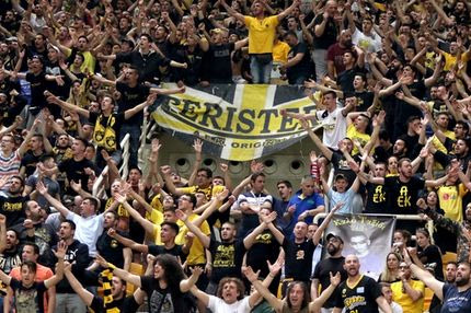 Το πανό των φίλων της ΑΕΚ για EOK-FIBA