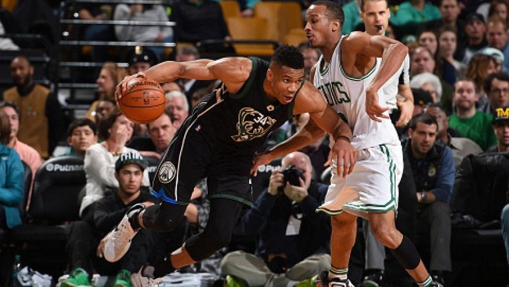 Εξαιρετικός ο Giannis, κακοί οι Μπακς