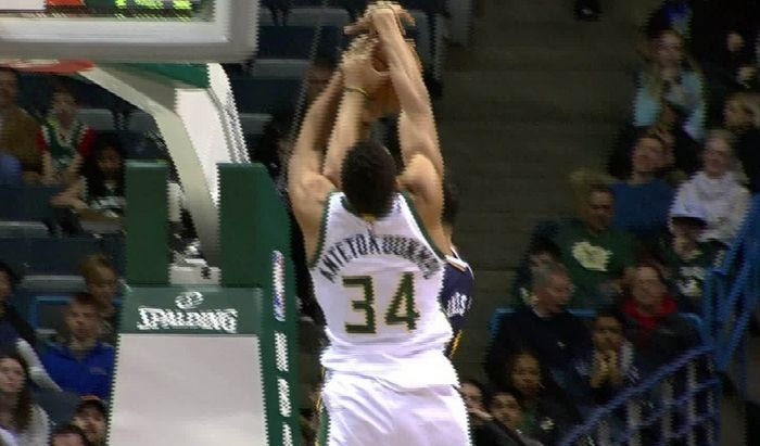 ΤΟΥΣ ΕΣΒΗΣΕ ΤΑ ΦΩΤΑ: Οι 5 τάπες του Αντετοκούνμπο!