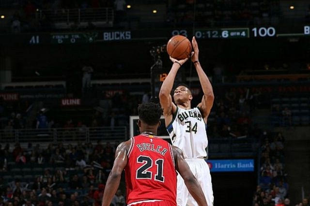 Το σόου του Αντετοκούνμπο