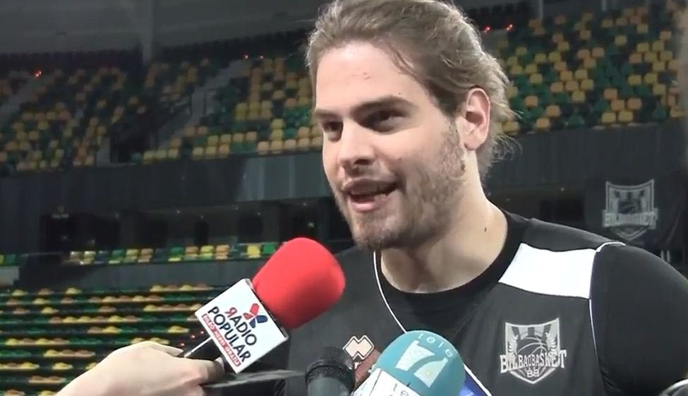 O Μπόγρης έβγαλε το καπέλο στον Φασούλα