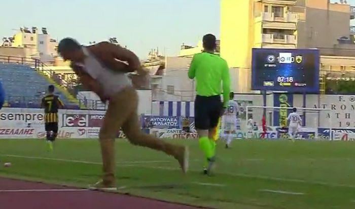 Το ξέσπασμα του Δέλλα στο γκολ του Τζεμπούρ