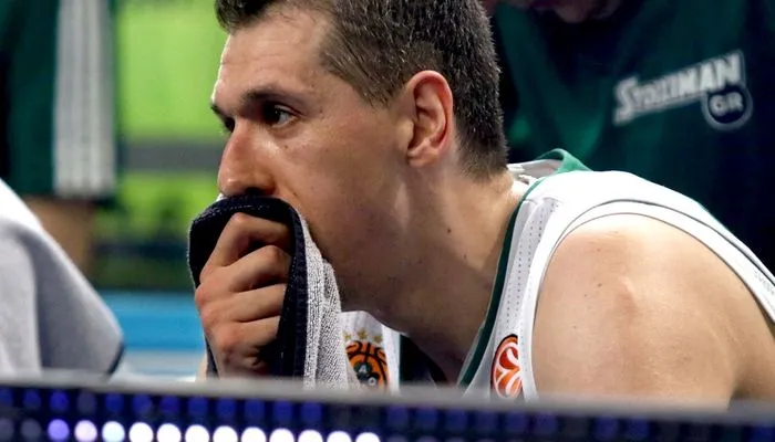 ΑΠΙΣΤΕΥΤΗ ΑΠΟΘΕΩΣΗ: Όλο το γήπεδο τραγουδούσε για τον Δημήτρη Διαμαντίδη