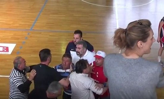 Ξύλο και των… γονέων