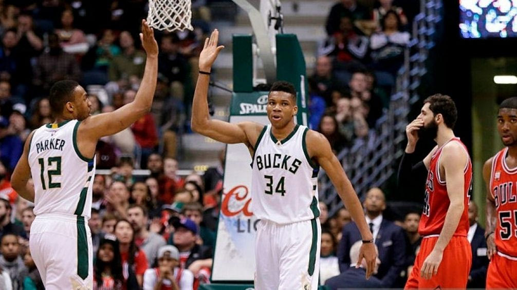 Σούπερ Αντετοκούνμπο και ρεκόρ καριέρας